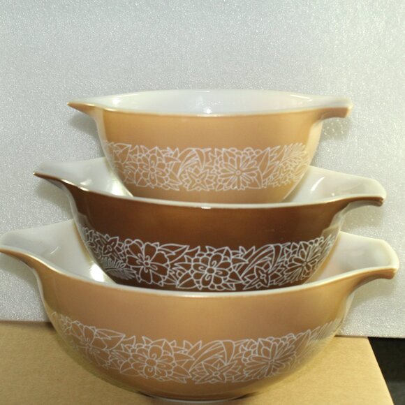 Set of 3 Vtg Pyrex Woodland Brown 441 , 442 , 443 Cinderella Mixing Bowls - MINT - Picture 1 of 13
